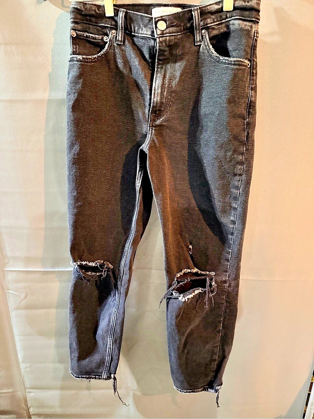 Abercrombie & Fitch The Mom High Rise Black Jeans Waist 27
